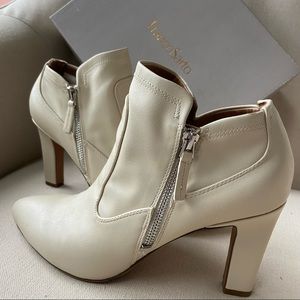 Franco Sarto Kaye pointed-toe booties